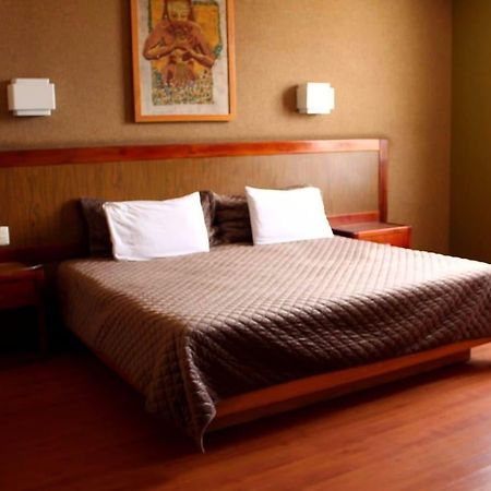 Hotel Excelencia De America Moroleon Buitenkant foto