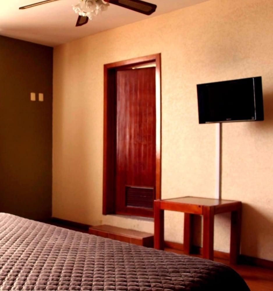 Hotel Excelencia De America Moroleon Buitenkant foto