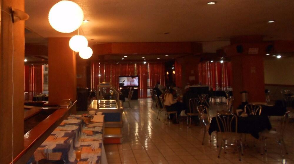 Hotel Excelencia De America Moroleon Buitenkant foto